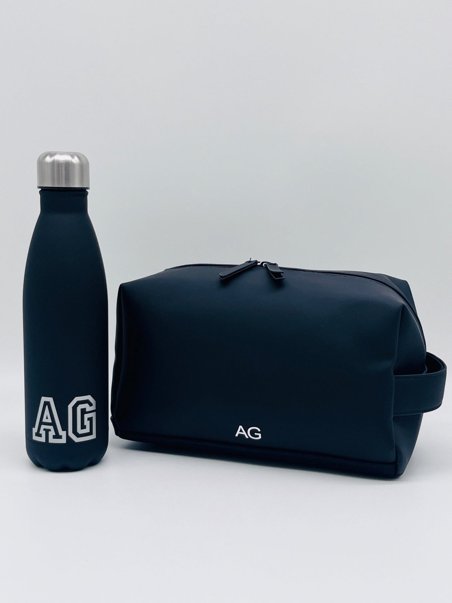 mens personalised toiletry bag-sweetassistant gifts